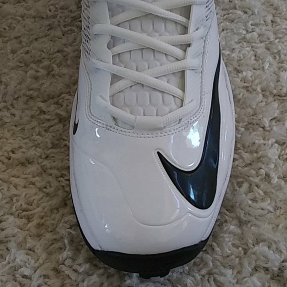 Nike Cleats - Picture 4 of 8